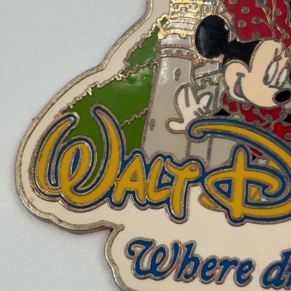 DISNEY PIN TRADING: Disneyland Resort - Where dreams come true 2008 w clasp - Picture 2 of 15